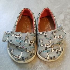 Llama Toms for a tiny one!